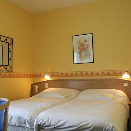 Hotel Des Bains Lancieux Room photo