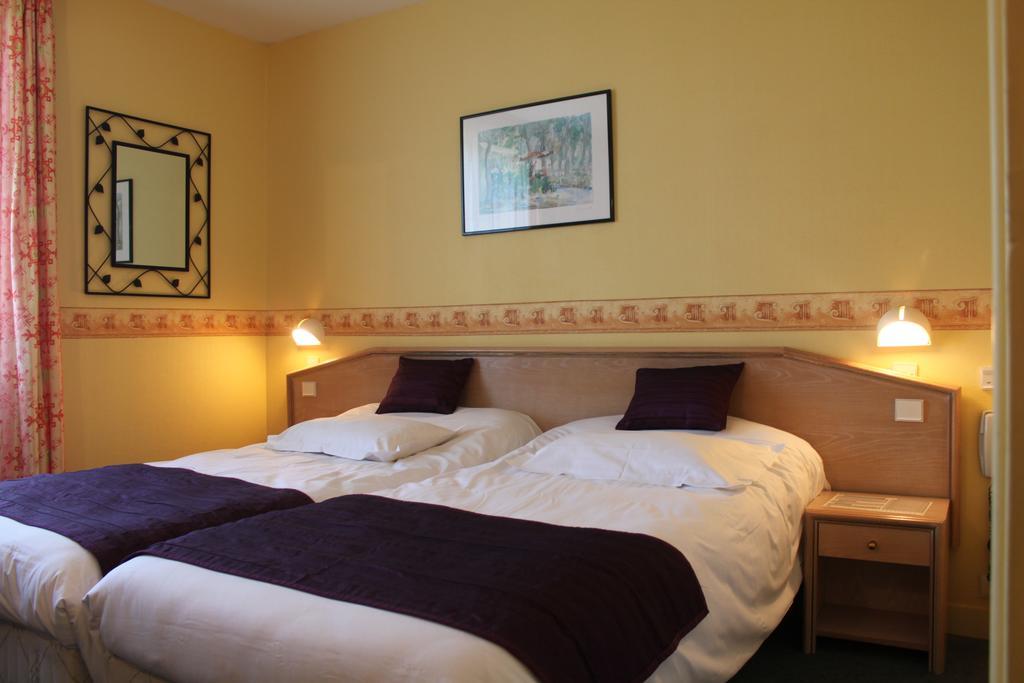Hotel Des Bains Lancieux Room photo