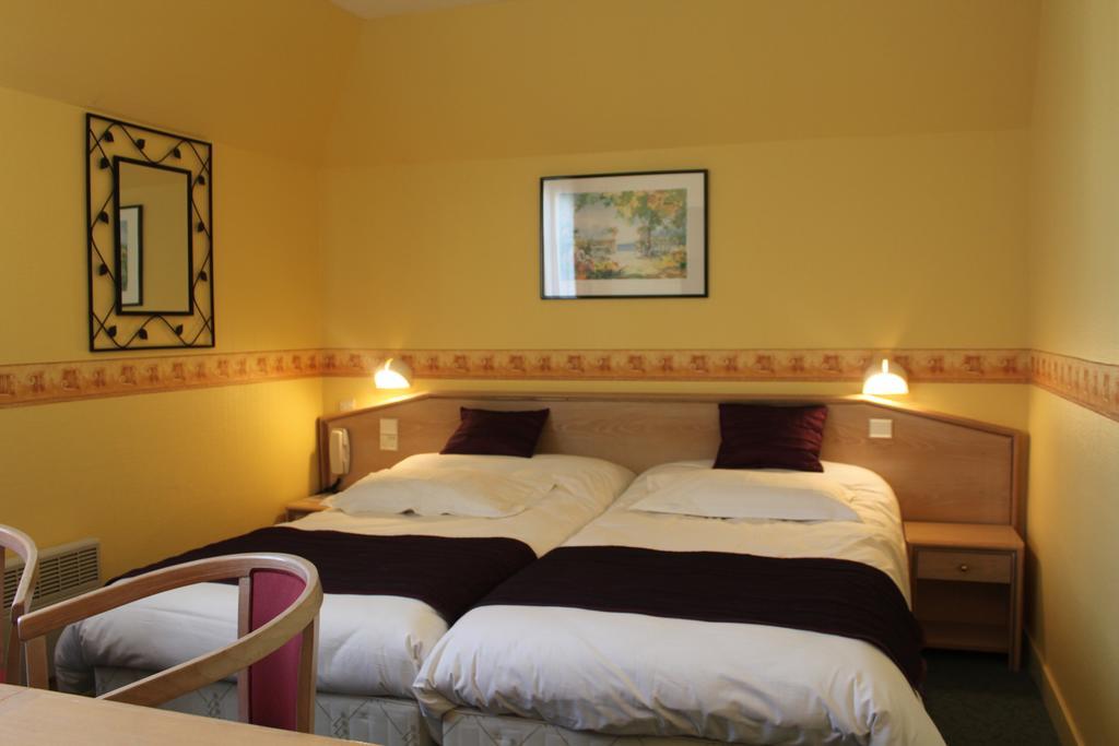 Hotel Des Bains Lancieux Room photo
