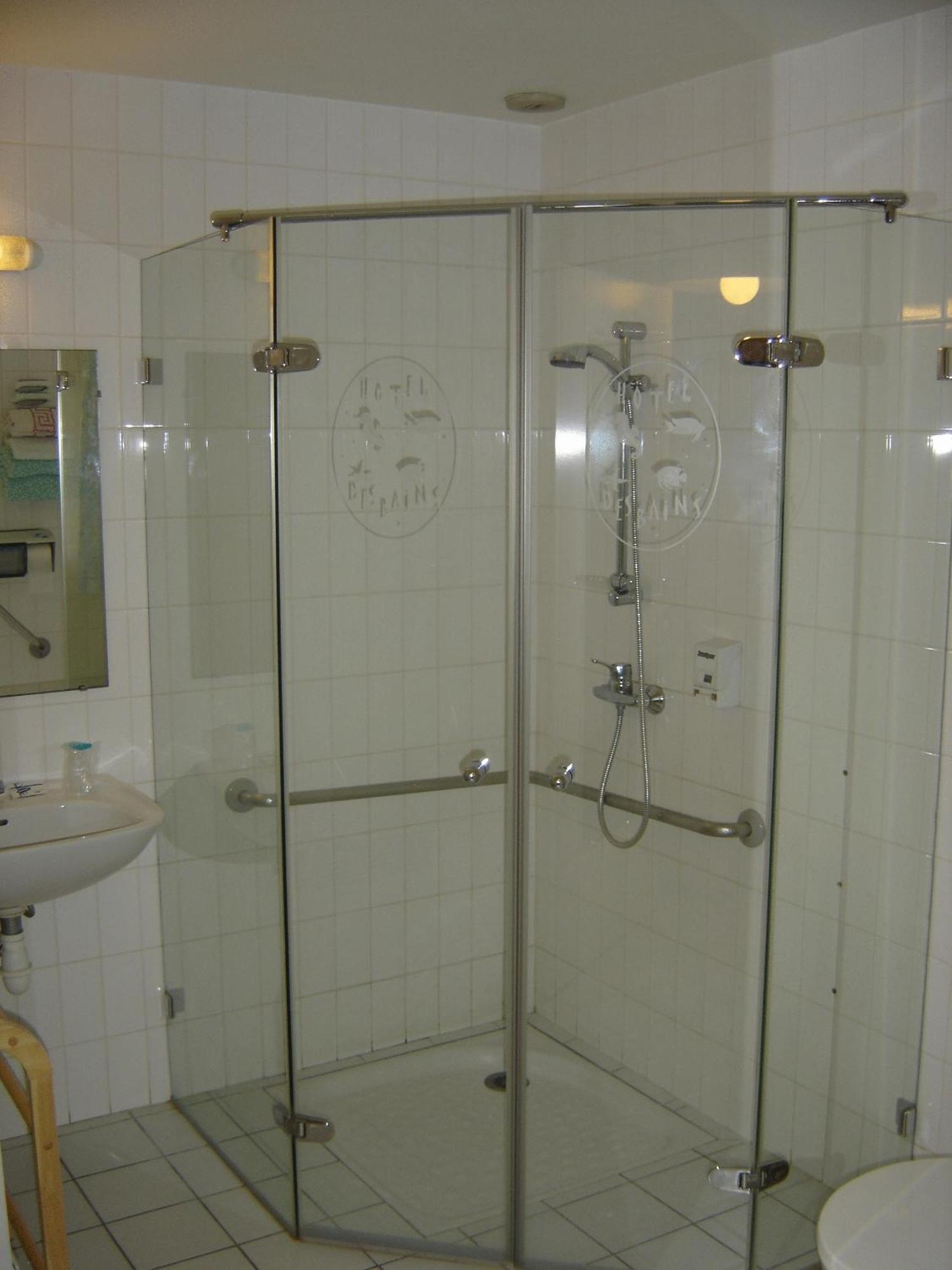 Hotel Des Bains Lancieux Room photo