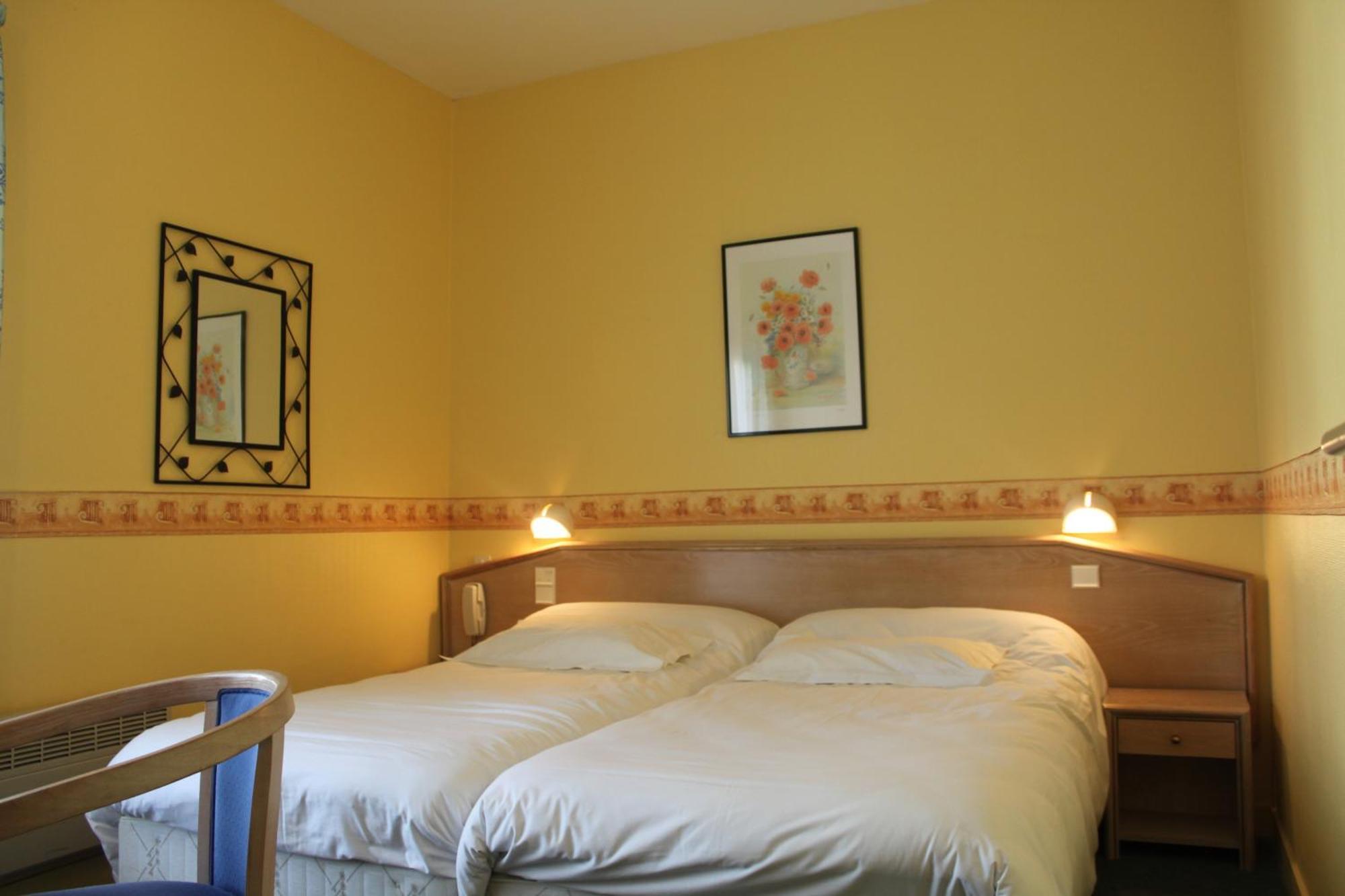 Hotel Des Bains Lancieux Room photo